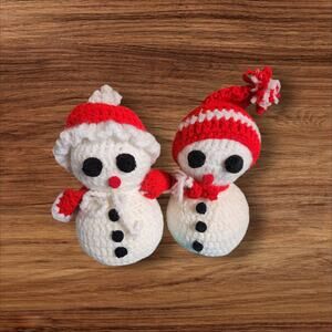 Vintage crochet/yarn handmade Christmas, holiday, snowman decor 1960's. Kitsch